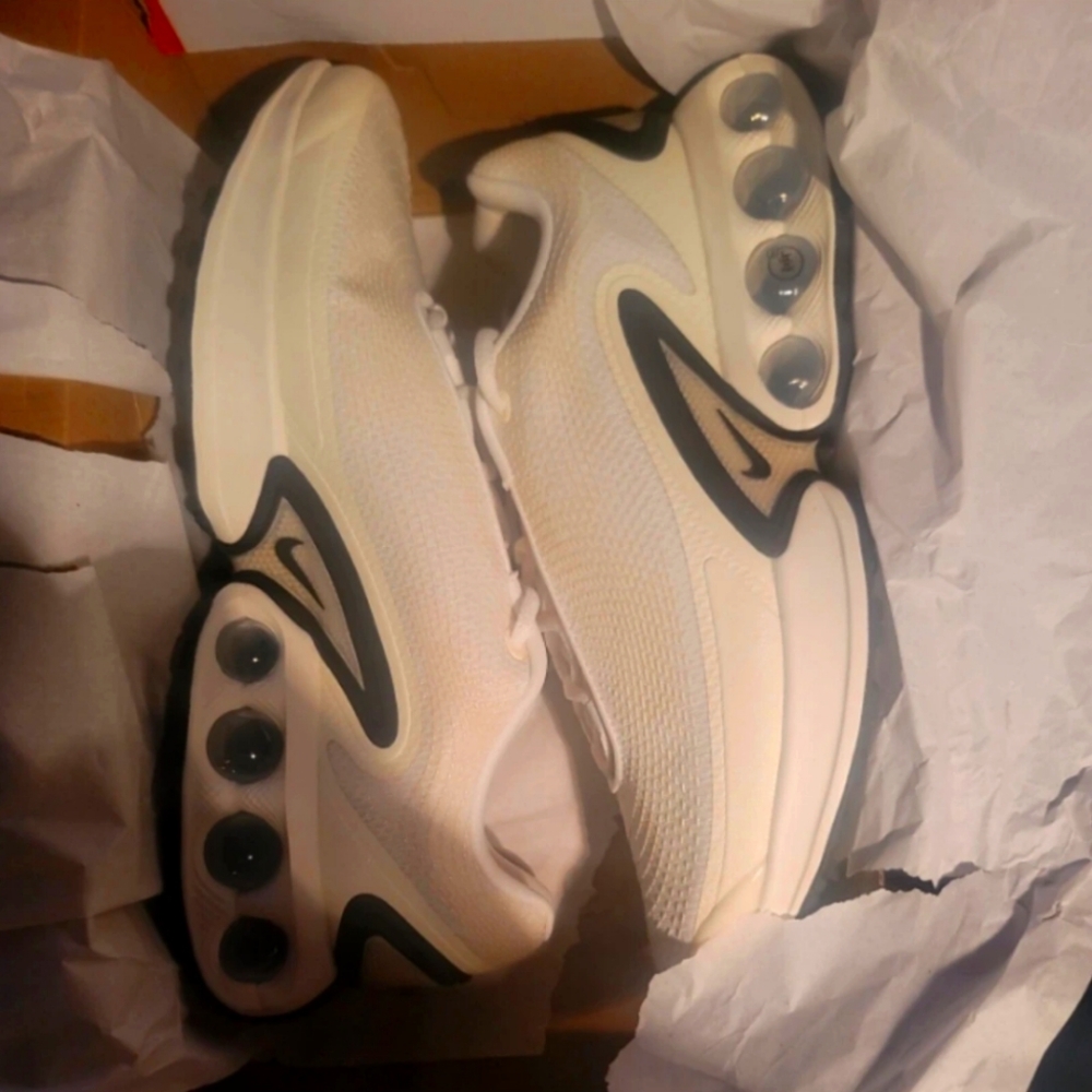 Nike size14 white/coconut
